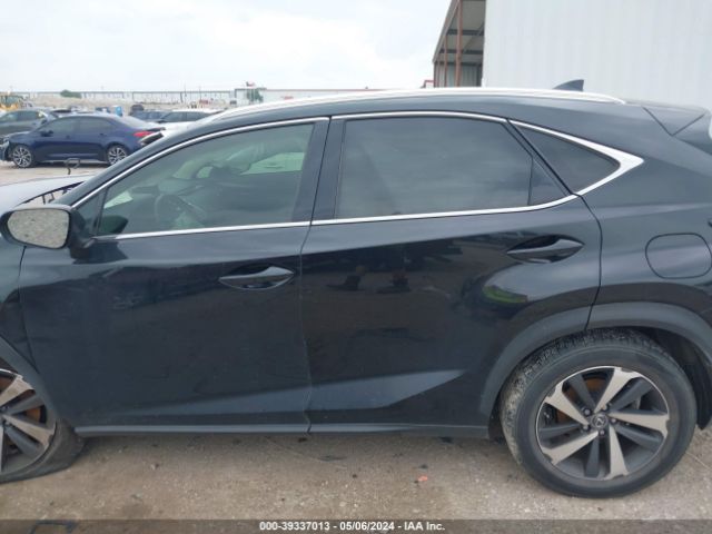 JTJYARBZ8K2124697 Lexus NX 300
