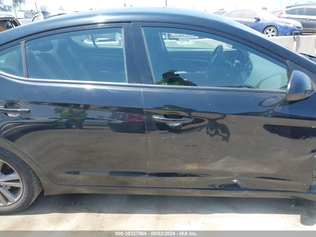 Hyundai ELANTRA SEL 2018 5NPD84LF5JH384895 Image 13