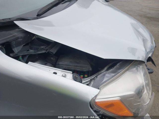 JTDKDTB31F1576401 Toyota Prius C Two