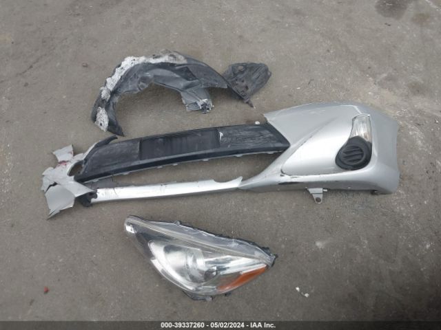 JTDKDTB31F1576401 Toyota Prius C Two