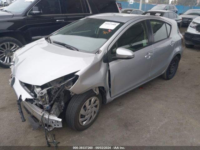 JTDKDTB31F1576401 Toyota Prius C Two