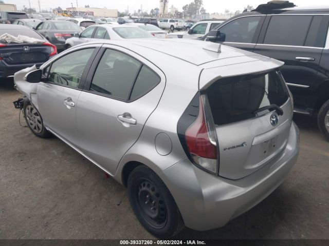 JTDKDTB31F1576401 Toyota Prius C Two