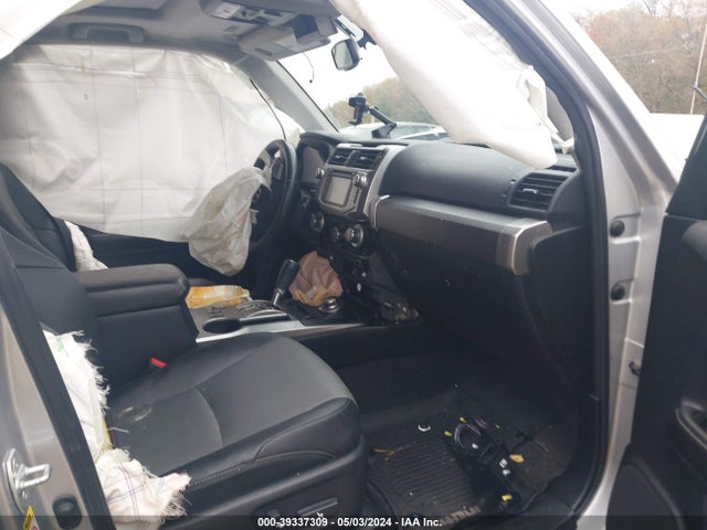 Toyota 4runner Sr5 Premium 2019 JTEBU5JRXK5637390 Image 5
