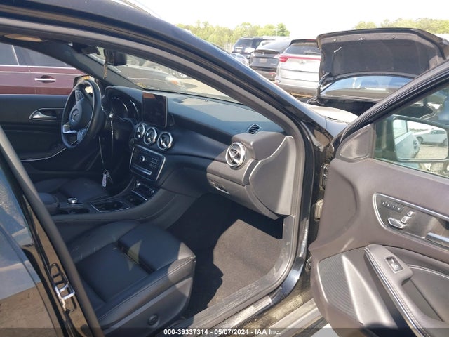 Mercedes-Benz GLA 250 2019 WDCTG4EB0KU015551 Image 5