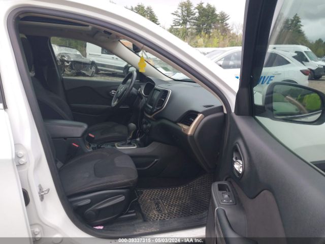 1C4PJMCS0FW513495 Jeep Cherokee Latitude