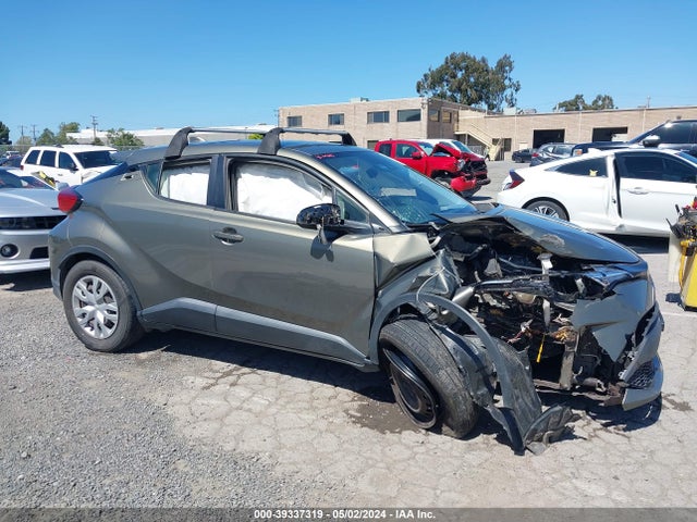 Toyota C-HR LE 2021 JTNKHMBX2M1095871 Image 13