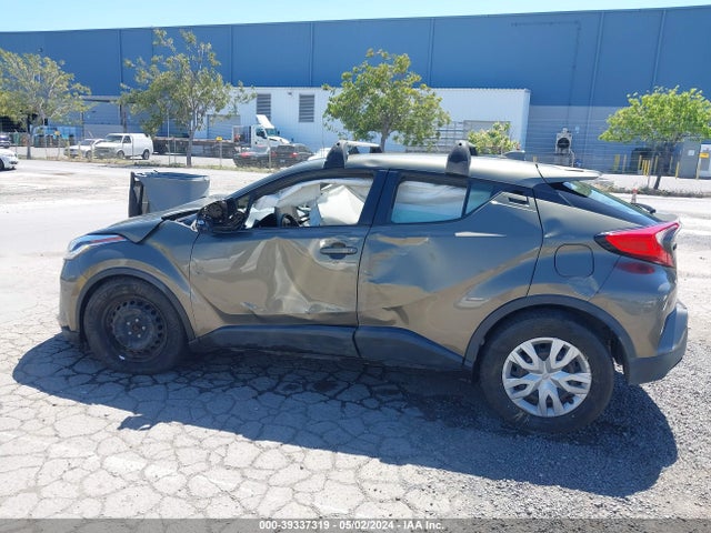 Toyota C-HR LE 2021 JTNKHMBX2M1095871 Image 14
