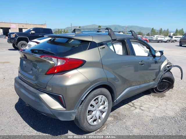 Toyota C-HR LE 2021 JTNKHMBX2M1095871 Image 4