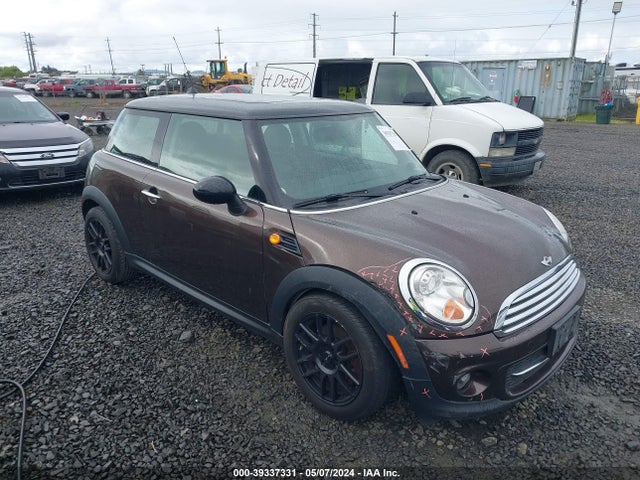 2011 MINI COOPER WMWSU3C50BT182528 Photo 0