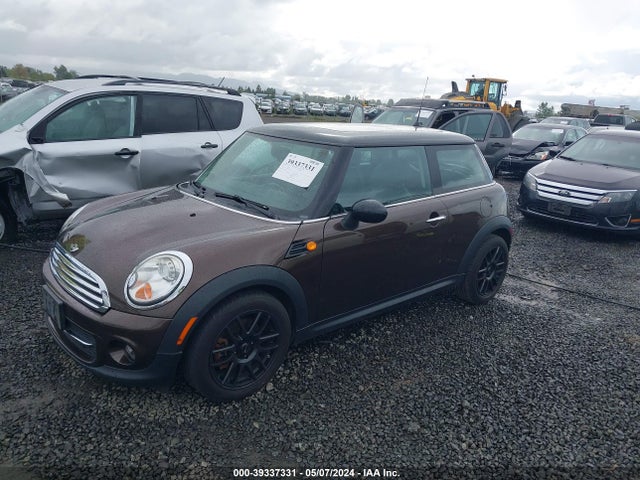 2011 MINI COOPER WMWSU3C50BT182528 Photo 1
