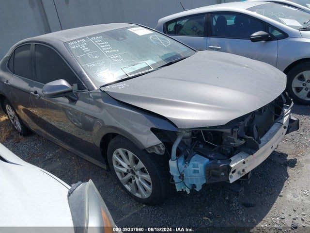 Toyota CAMRY LE 2019 4T1B11HK0KU730449 main image