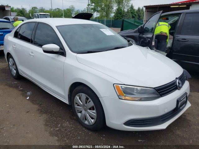 2014 Volkswagen Jetta 1.8t Se მანქანა იყიდება აუქციონზე, vin: 3VWD17AJ4EM368732, აუქციონის ნომერი: 39337623