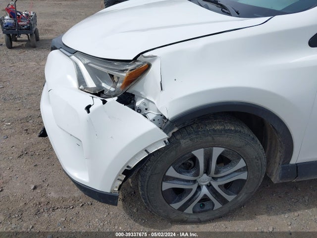 Toyota RAV4 LE 2017 2T3BFREV6HW661202 Image 17