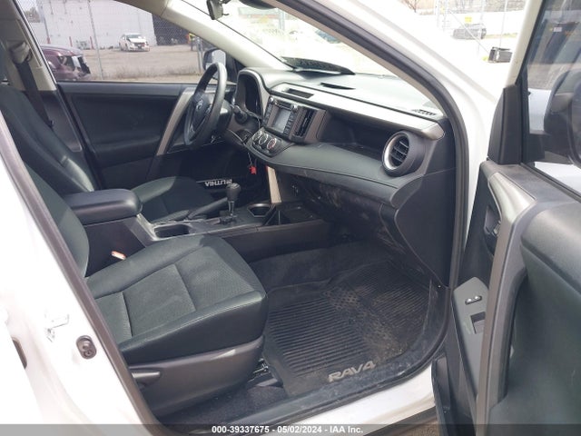Toyota RAV4 LE 2017 2T3BFREV6HW661202 Image 5