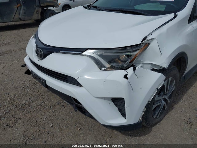 Toyota RAV4 LE 2017 2T3BFREV6HW661202 Image 6