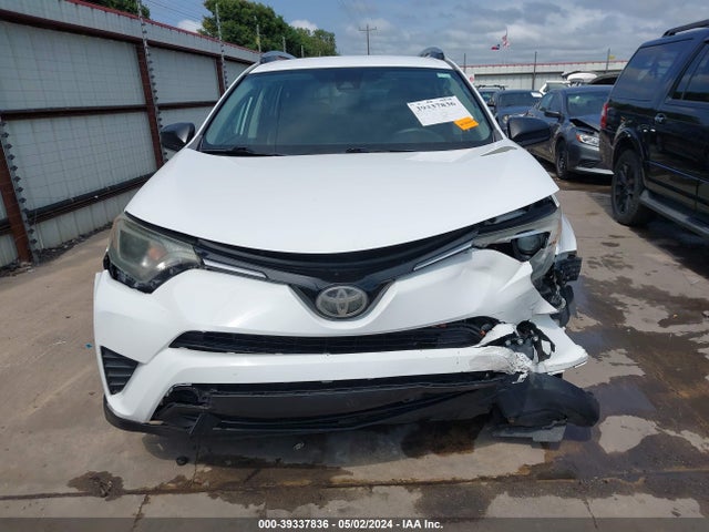 Toyota RAV4 LE 2017 2T3ZFREV4HW312778 Image 12