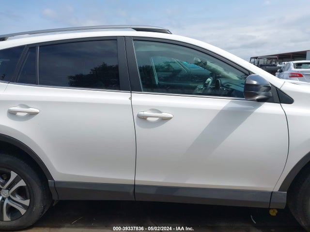 Toyota RAV4 LE 2017 2T3ZFREV4HW312778 Image 13