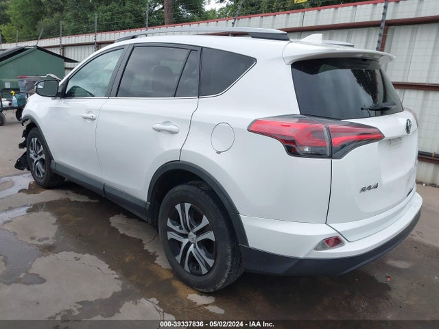 Toyota RAV4 LE 2017 2T3ZFREV4HW312778 Image 3