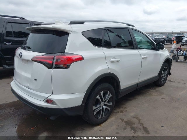 Toyota RAV4 LE 2017 2T3ZFREV4HW312778 Image 4