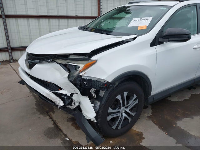 Toyota RAV4 LE 2017 2T3ZFREV4HW312778 Image 6