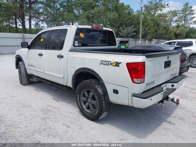 Nissan Titan Pro-4x 2015 1N6BA0EC8FN508704 Image 3