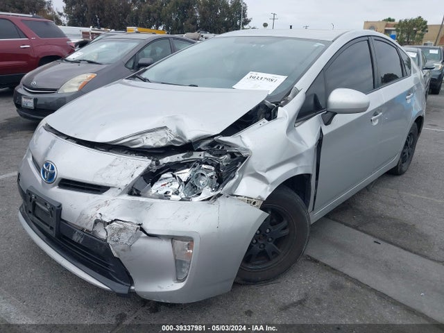 Toyota Prius Two 2015 JTDKN3DU4F0478441 Image 2
