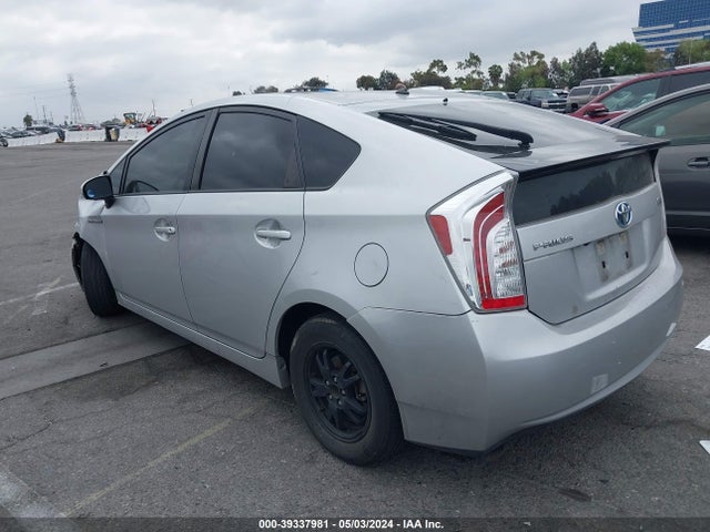 Toyota Prius Two 2015 JTDKN3DU4F0478441 Image 3