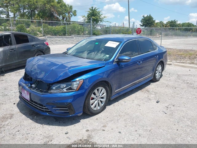 1VWAT7A37GC047691 Volkswagen Passat 1.8t R-line