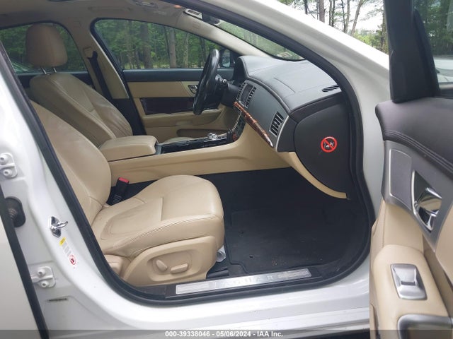 2012 JAGUAR XF SAJWA0FB8CLS29207 Photo 4