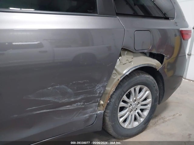 Toyota Sienna Xle 8 Passenger 2017 5TDYZ3DC2HS887494 Image 6