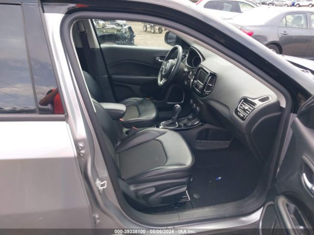 3C4NJDBB7JT395274 Jeep Compass Altitude 4x4
