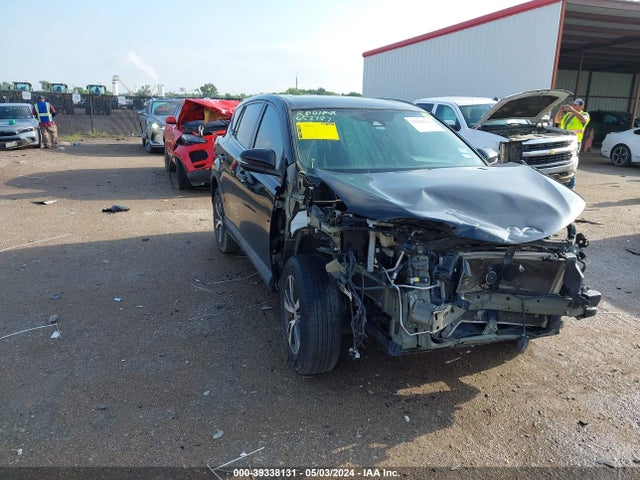 Toyota Rav4 Xle 2018 2T3WFREV2JW467242 Image 1