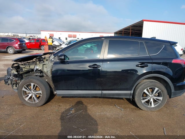 Toyota Rav4 Xle 2018 2T3WFREV2JW467242 Image 14