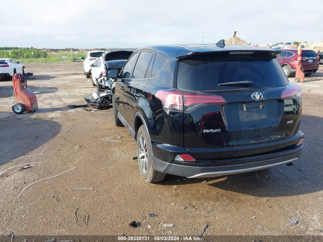 Toyota Rav4 Xle 2018 2T3WFREV2JW467242 Image 3