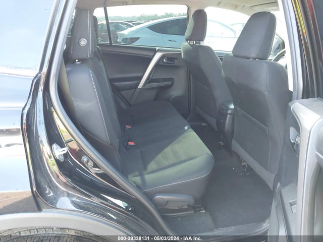 Toyota Rav4 Xle 2018 2T3WFREV2JW467242 Image 8
