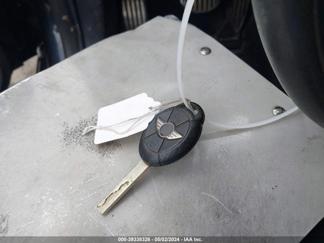 2006 MINI COOPER S WMWRE33586TJ37001 Photo 10