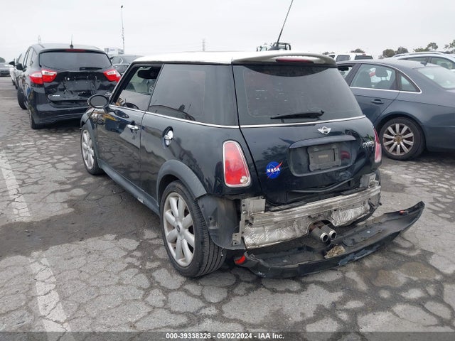 2006 MINI COOPER S WMWRE33586TJ37001 Photo 2