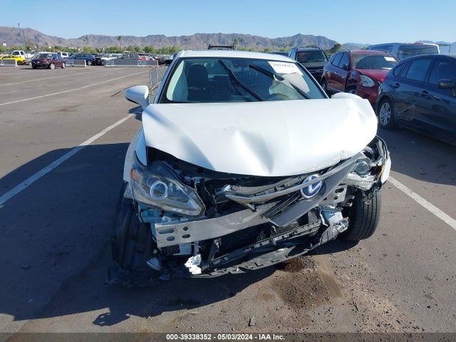 JTHKD5BHXF2219671 Lexus CT 200H