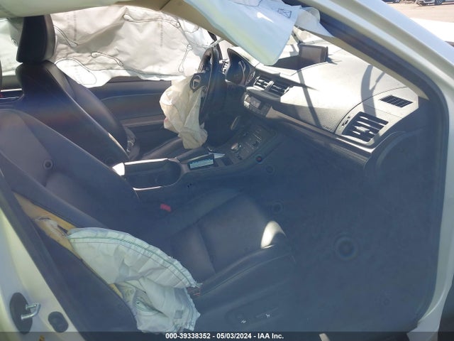 JTHKD5BHXF2219671 Lexus CT 200H