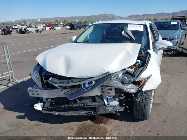 JTHKD5BHXF2219671 Lexus CT 200H
