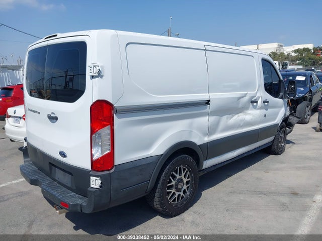 Ford Transit-150 2015 1FTNE1YM9FKB33602 Image 4