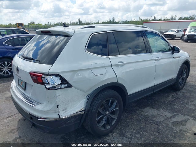 3VV3B7AX2NM075798 Volkswagen Tiguan 2.0t Se