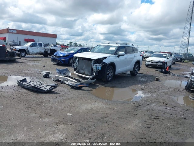 Toyota Highlander Xle 2023 5TDKDRBH1PS036498 Image 2