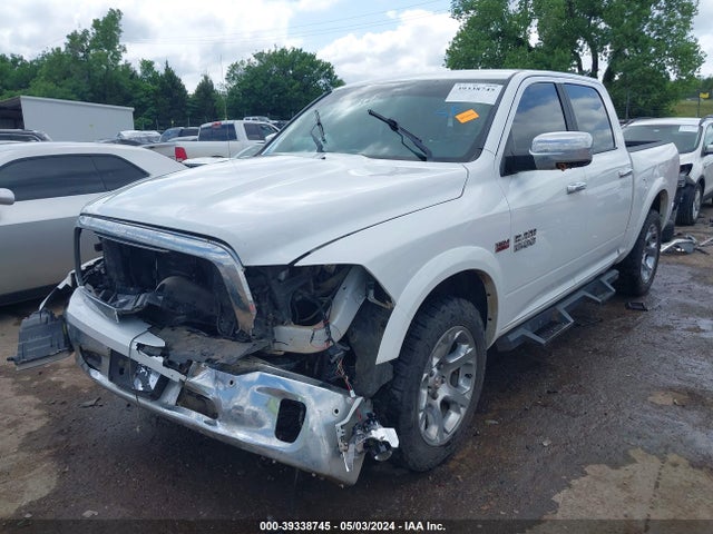RAM 1500 Laramie  4x4 5'7 Box 2017 1C6RR7NTXHS823924 Image 2