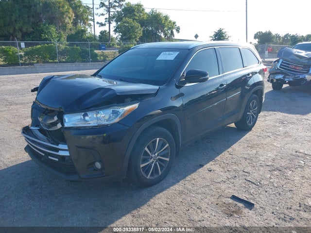 Toyota Highlander Xle 2018 5TDJZRFH7JS551357 Image 2