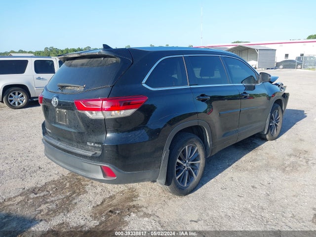 Toyota Highlander Xle 2018 5TDJZRFH7JS551357 Image 4