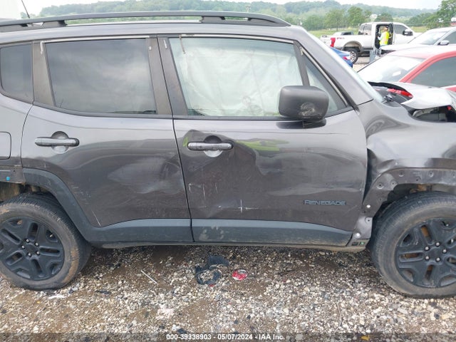 ZACCJBAB4JPH44797 Jeep Renegade Upland Edition 4x4