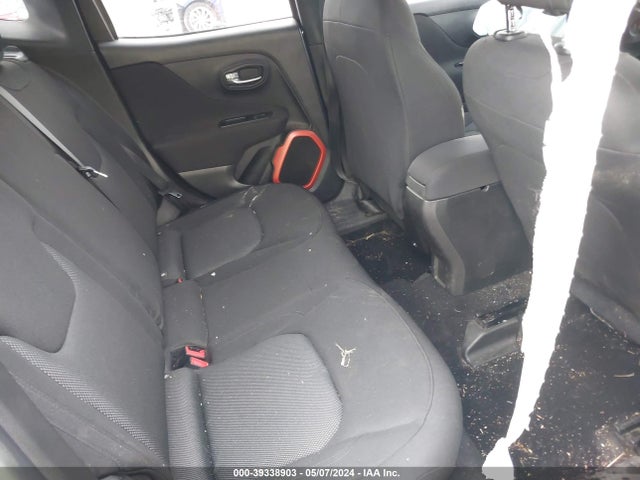 ZACCJBAB4JPH44797 Jeep Renegade Upland Edition 4x4