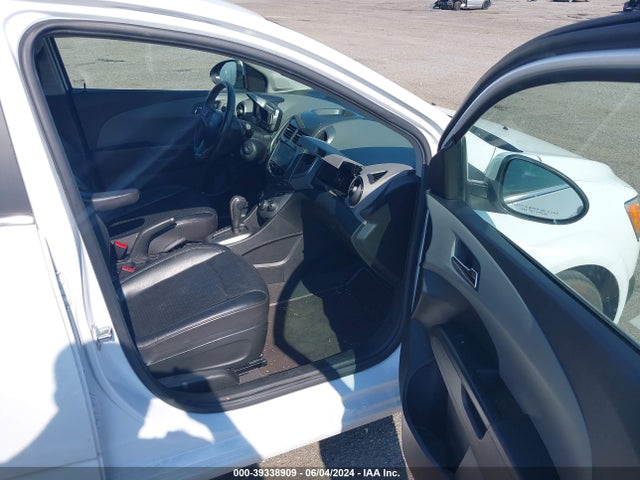 Chevrolet Sonic Ltz Auto 2015 1G1JE6SB5F4202205 Image 5