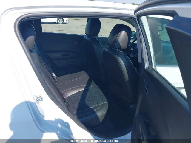 Chevrolet Sonic Ltz Auto 2015 1G1JE6SB5F4202205 Image 8